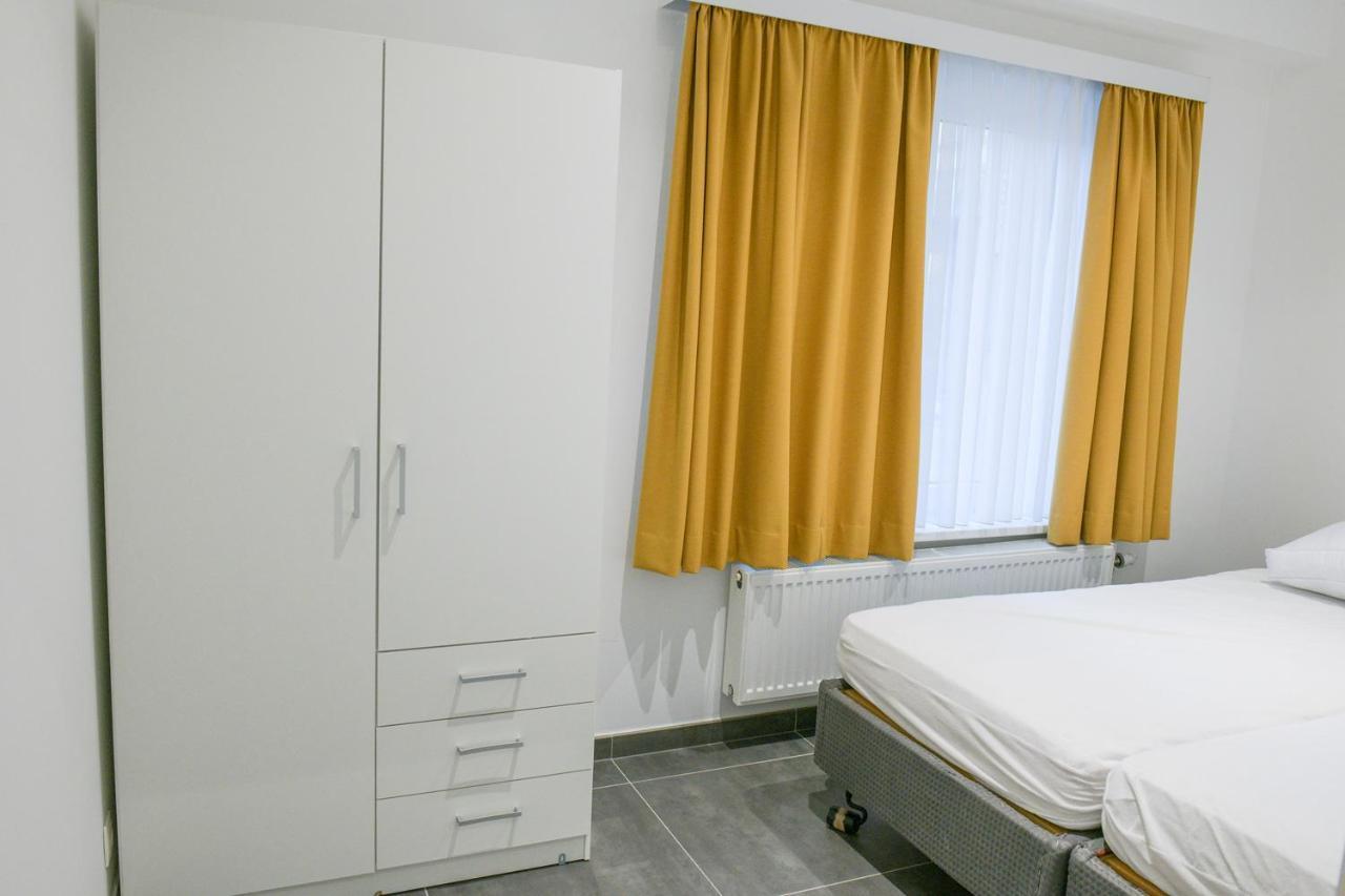 Modern Gelijkvloers Gezinsappartement Кноке-Хайст Екстериор снимка