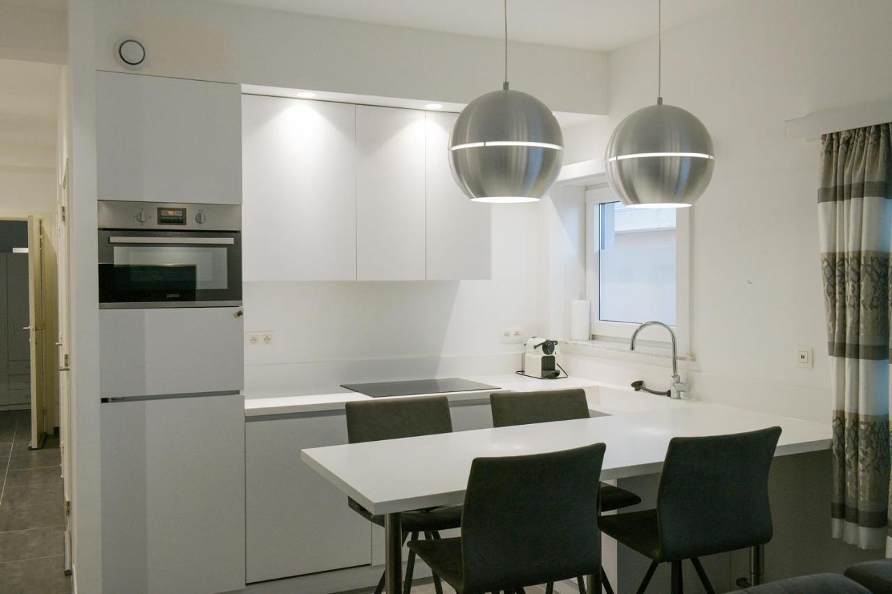 Modern Gelijkvloers Gezinsappartement Кноке-Хайст Екстериор снимка