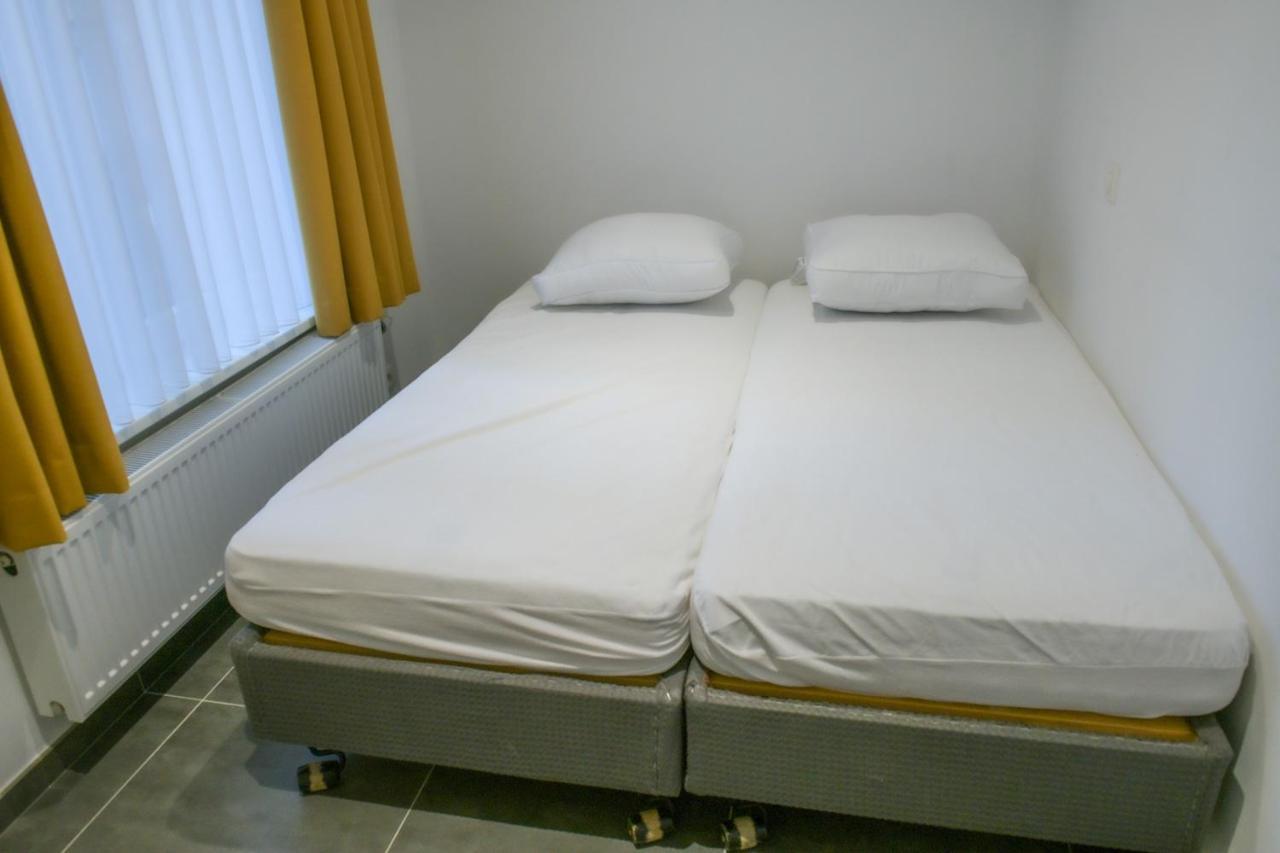 Modern Gelijkvloers Gezinsappartement Кноке-Хайст Екстериор снимка